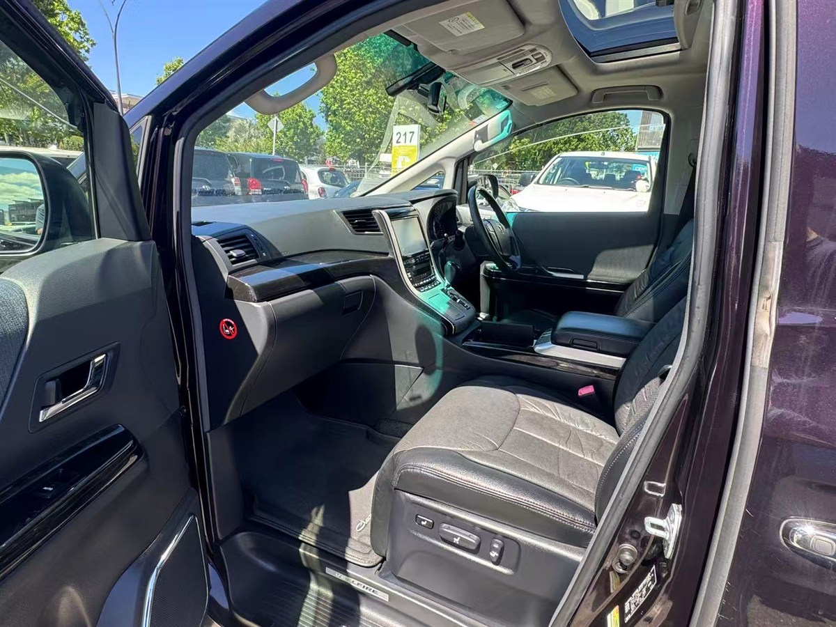2012 Toyota Vellfire thumbnail