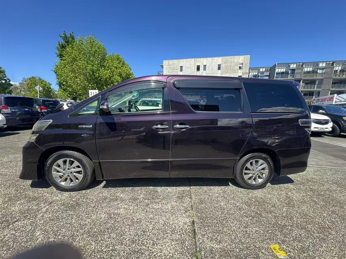 2012 Toyota Vellfire thumbnail