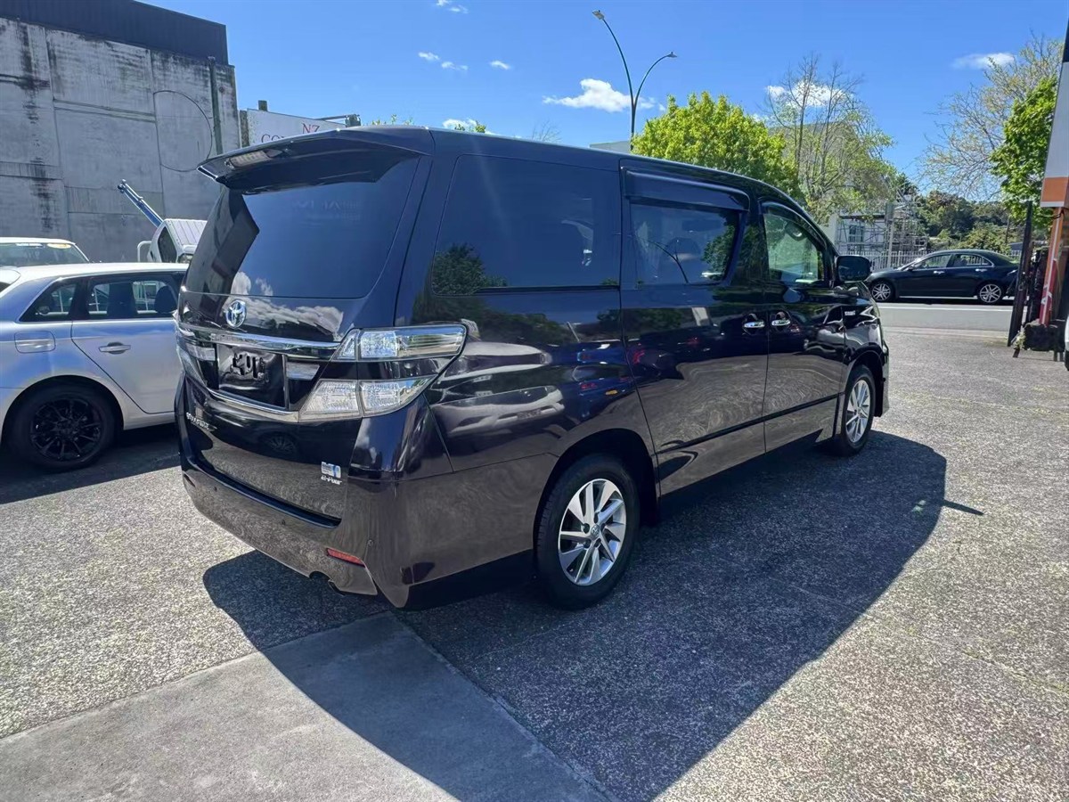 2012 Toyota Vellfire thumbnail