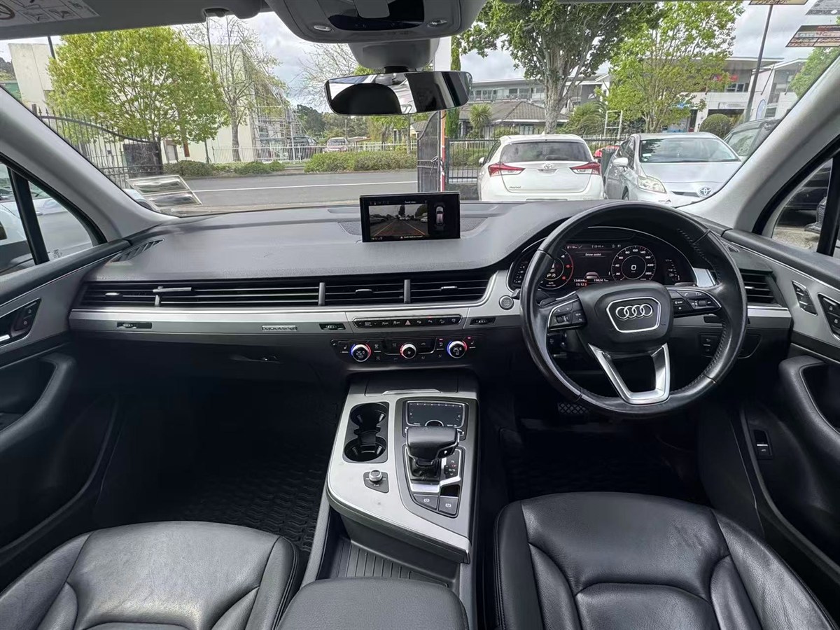 2016 Audi Q7 thumbnail