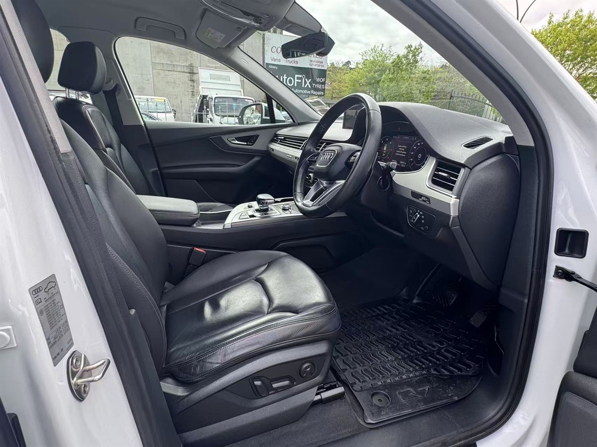 2016 Audi Q7 thumbnail