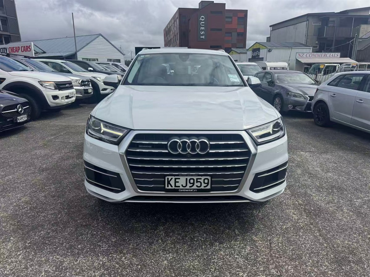 2016 Audi Q7 thumbnail