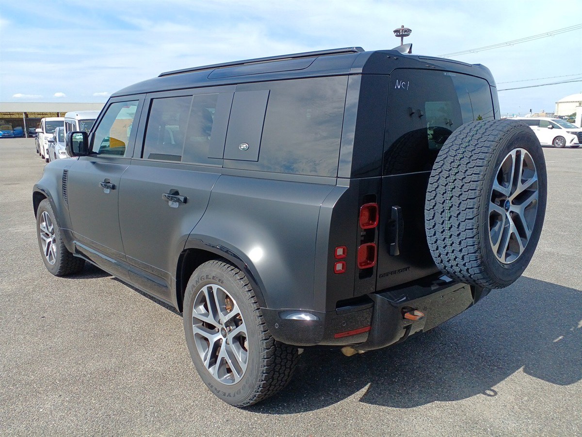 2023 Land Rover Defender thumbnail