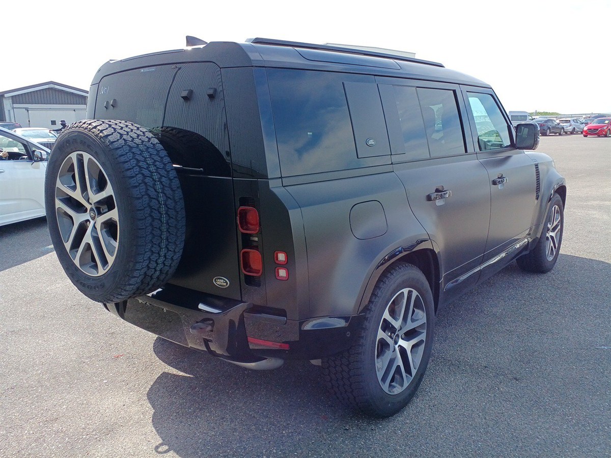 2023 Land Rover Defender thumbnail