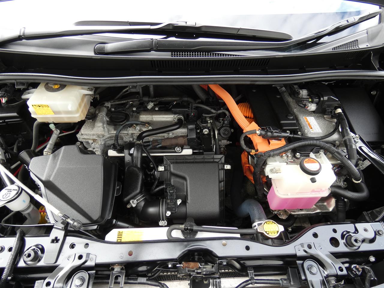 2014 Toyota Voxy thumbnail