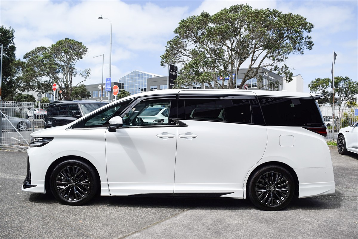 2024 Toyota Vellfire thumbnail