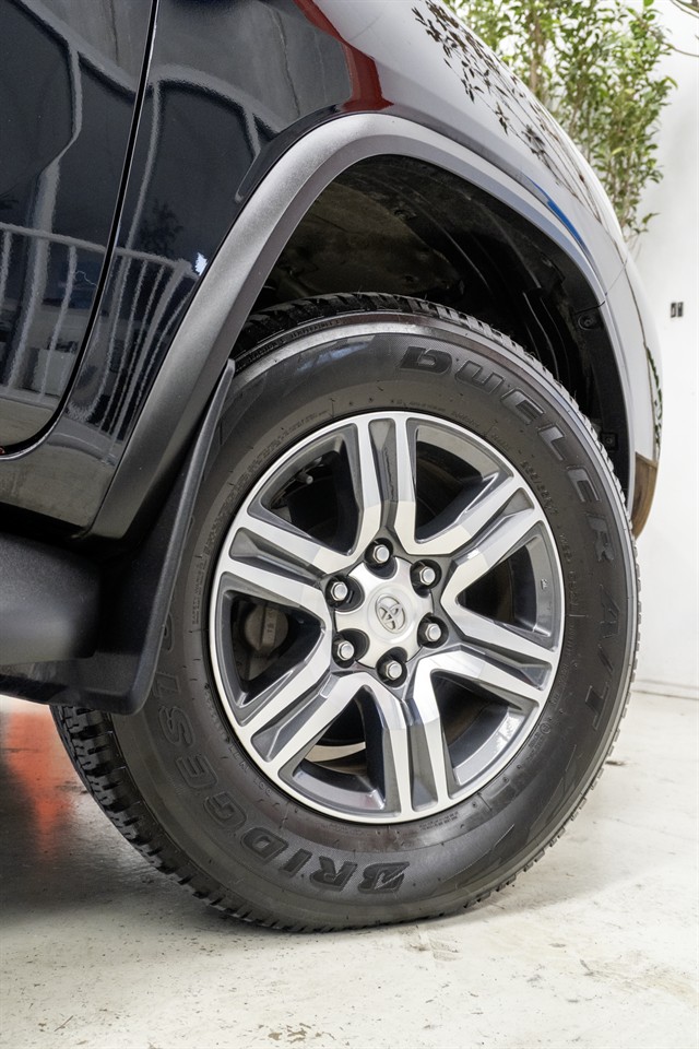 2019 Toyota Fortuner thumbnail
