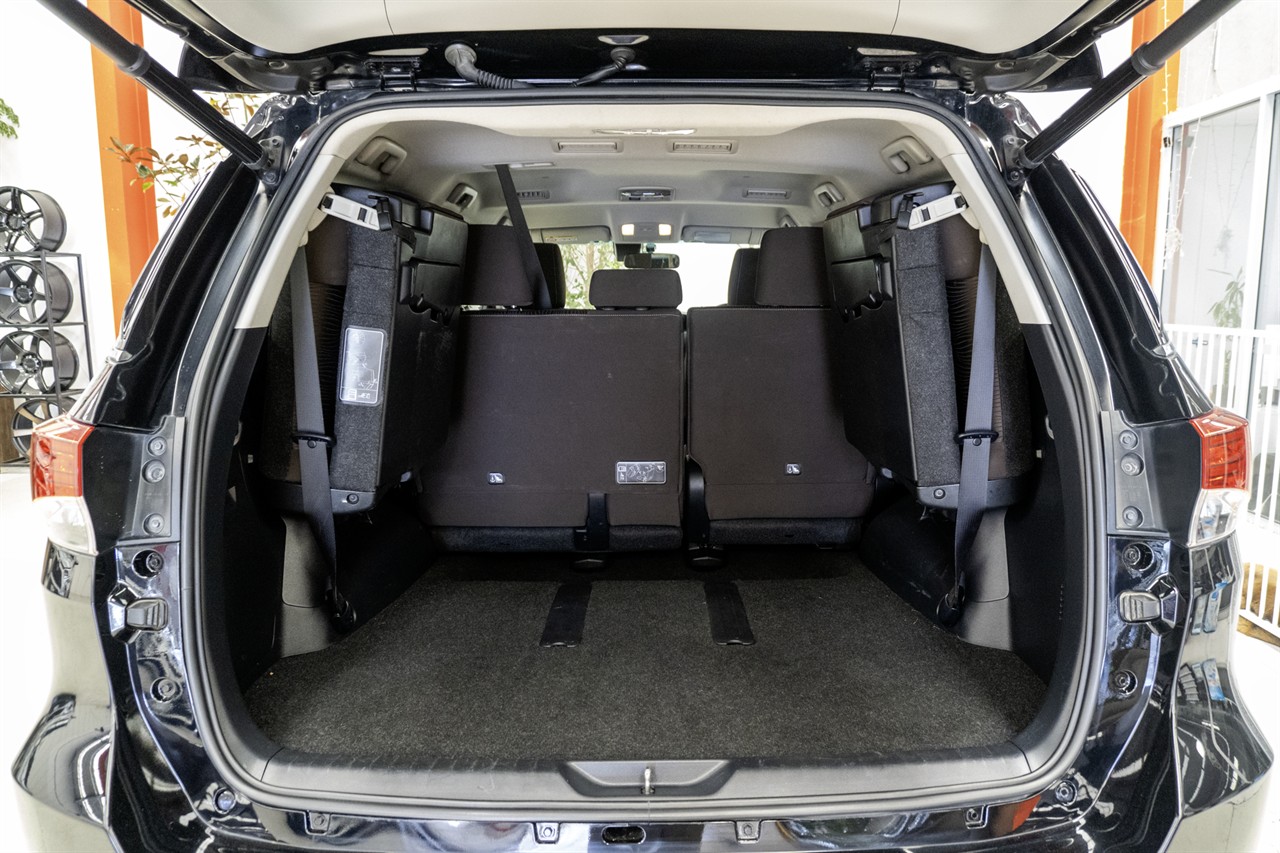2019 Toyota Fortuner thumbnail