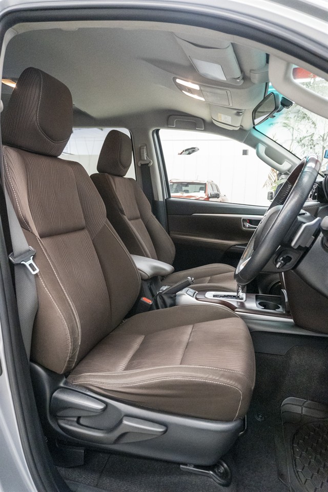2019 Toyota Fortuner thumbnail