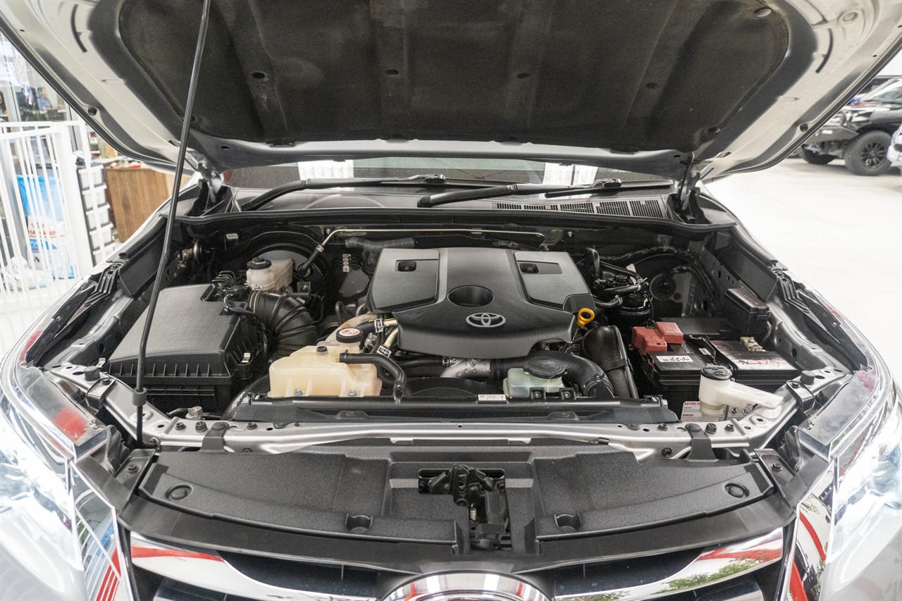 2019 Toyota Fortuner thumbnail