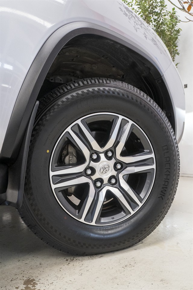 2019 Toyota Fortuner thumbnail