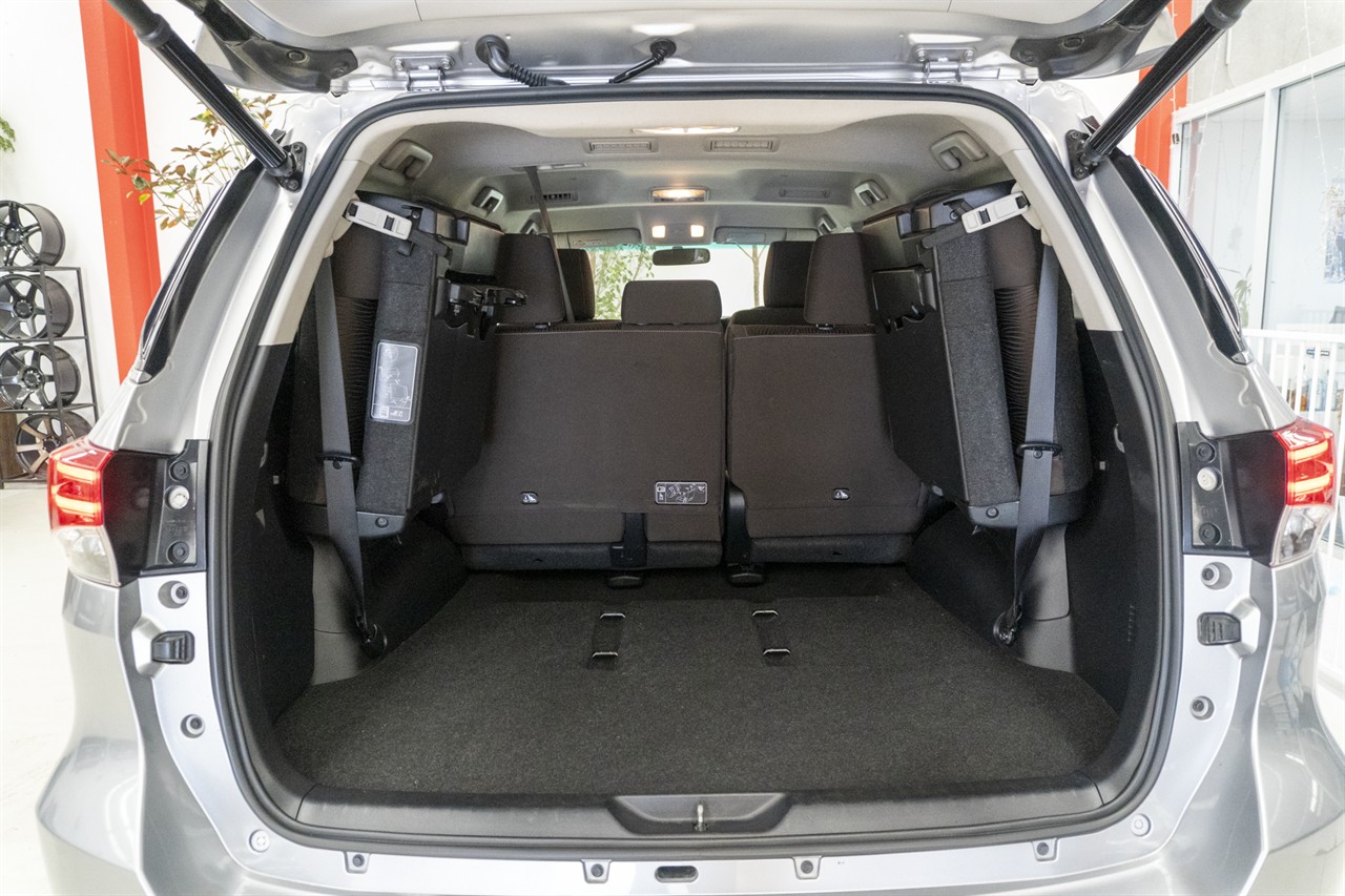 2019 Toyota Fortuner thumbnail
