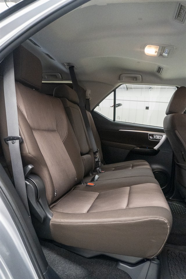 2019 Toyota Fortuner thumbnail