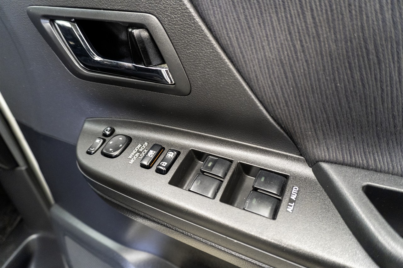 2009 Toyota Vellfire thumbnail