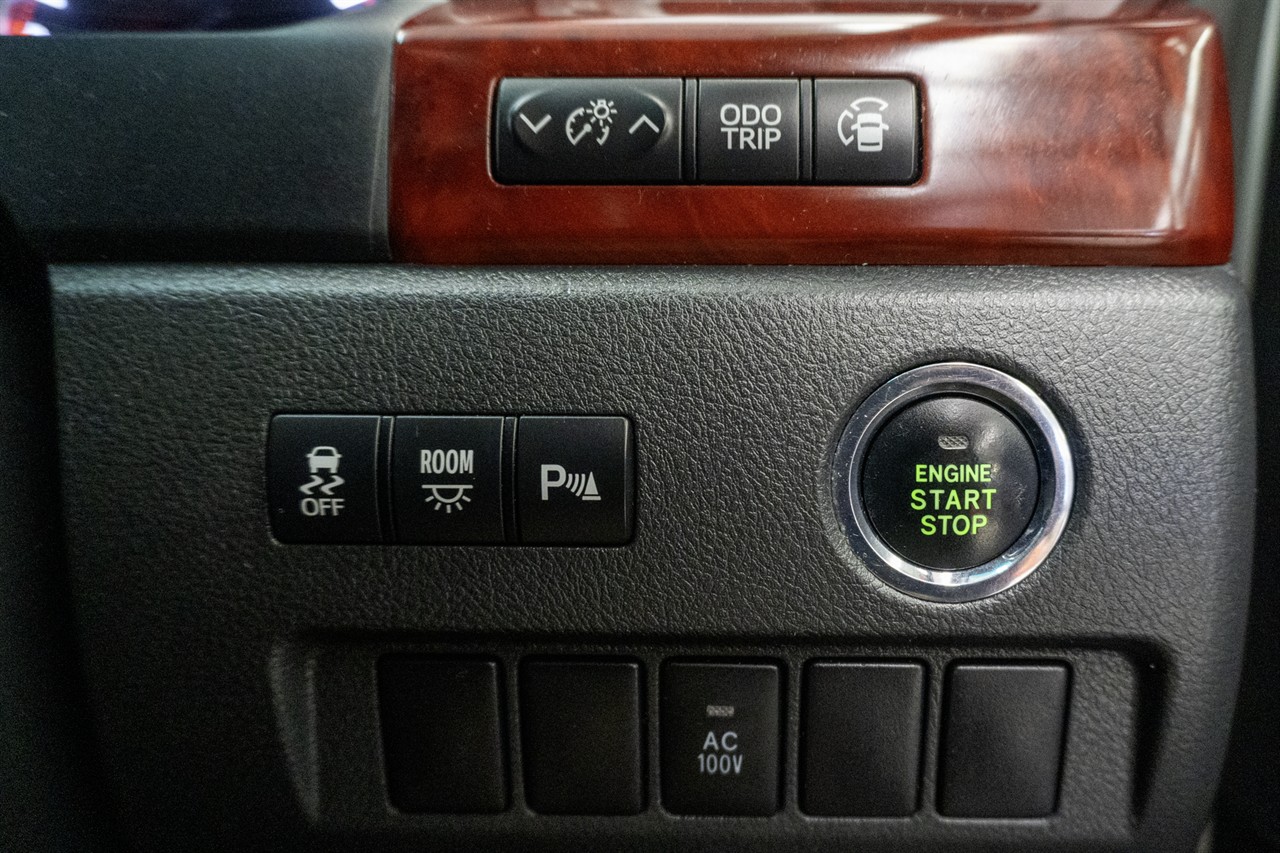 2009 Toyota Vellfire thumbnail