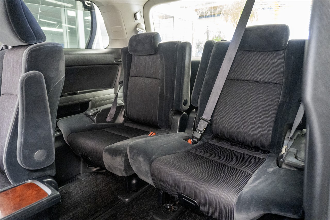 2009 Toyota Vellfire thumbnail