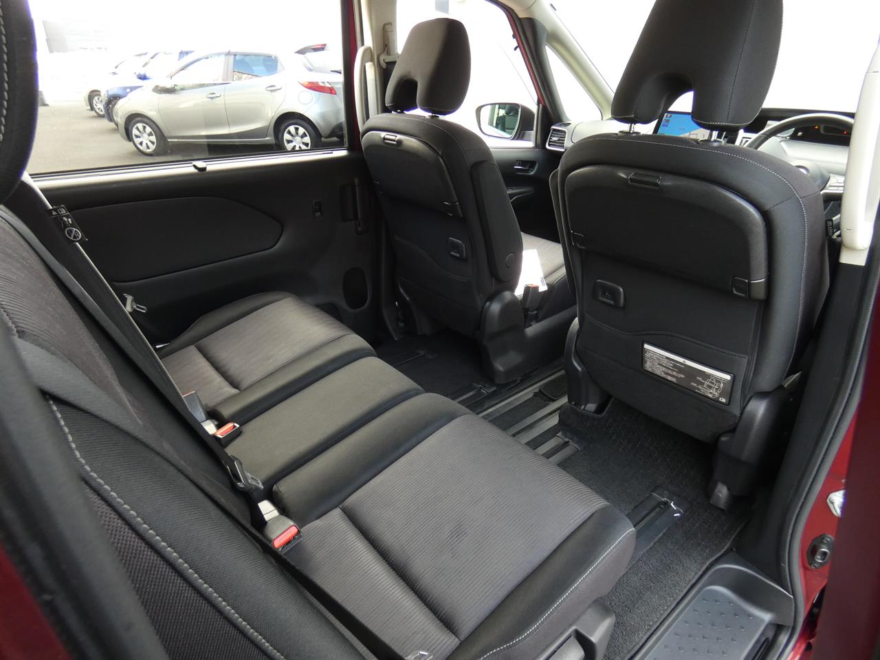 2016 Nissan SERENA thumbnail