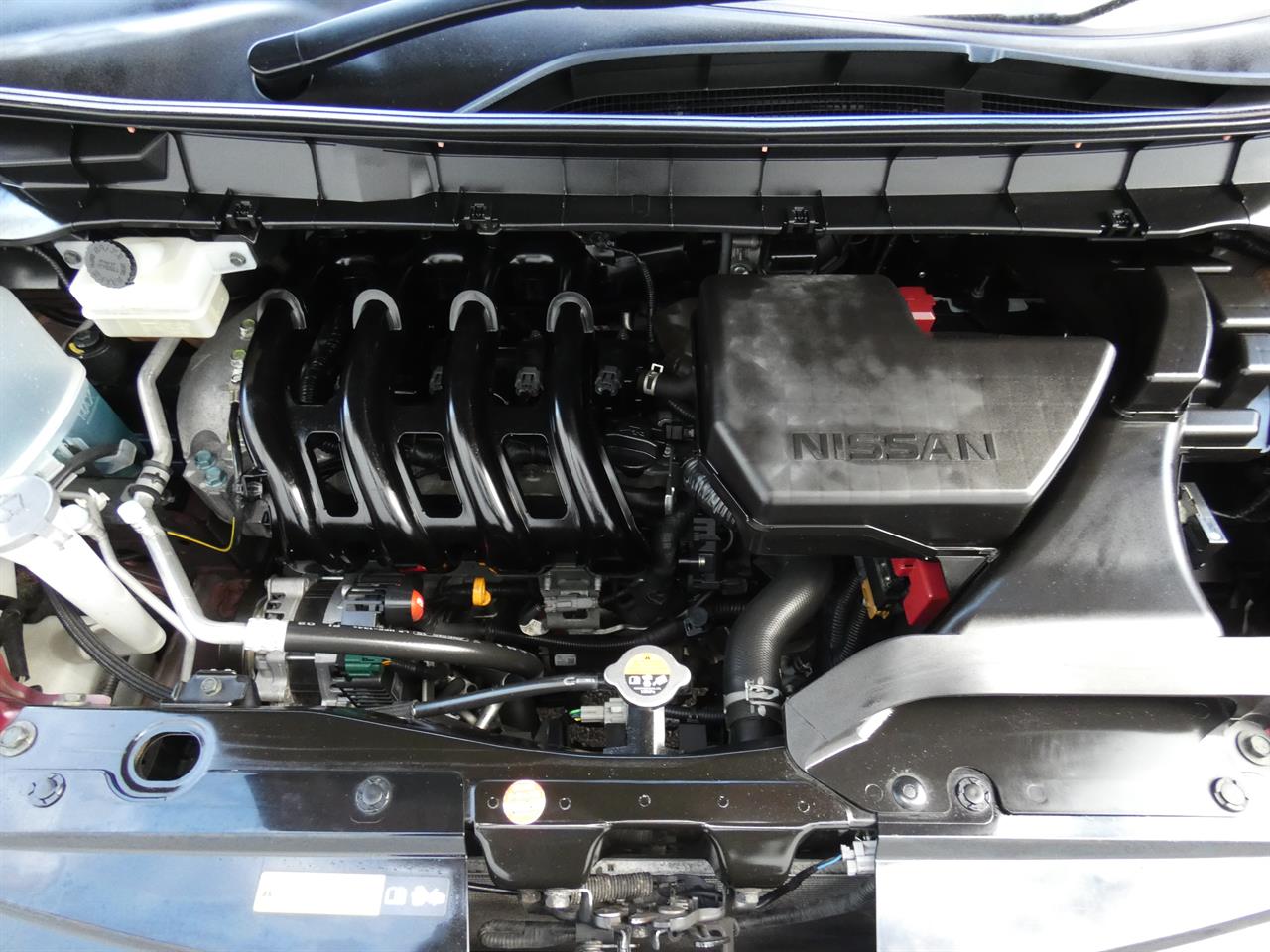 2016 Nissan SERENA thumbnail