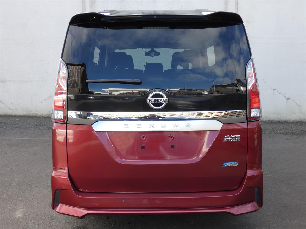 2016 Nissan SERENA thumbnail