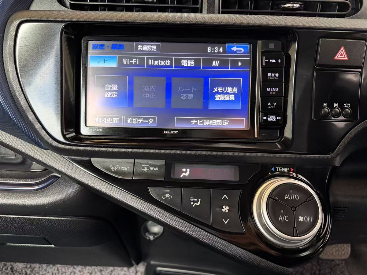2015 Toyota Aqua thumbnail