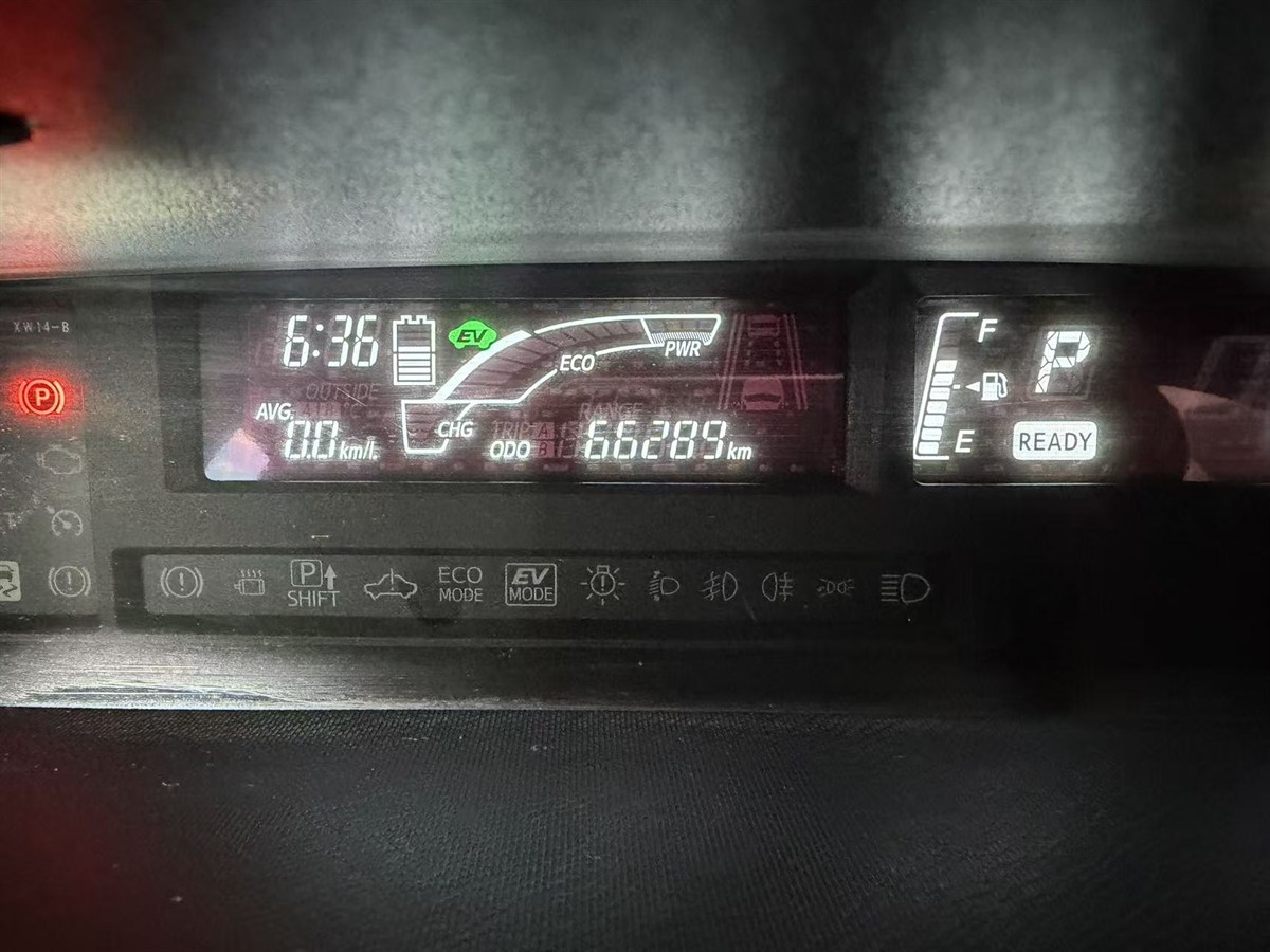 2015 Toyota Aqua thumbnail