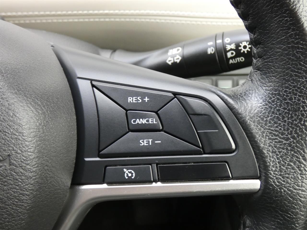 2016 Nissan SERENA thumbnail
