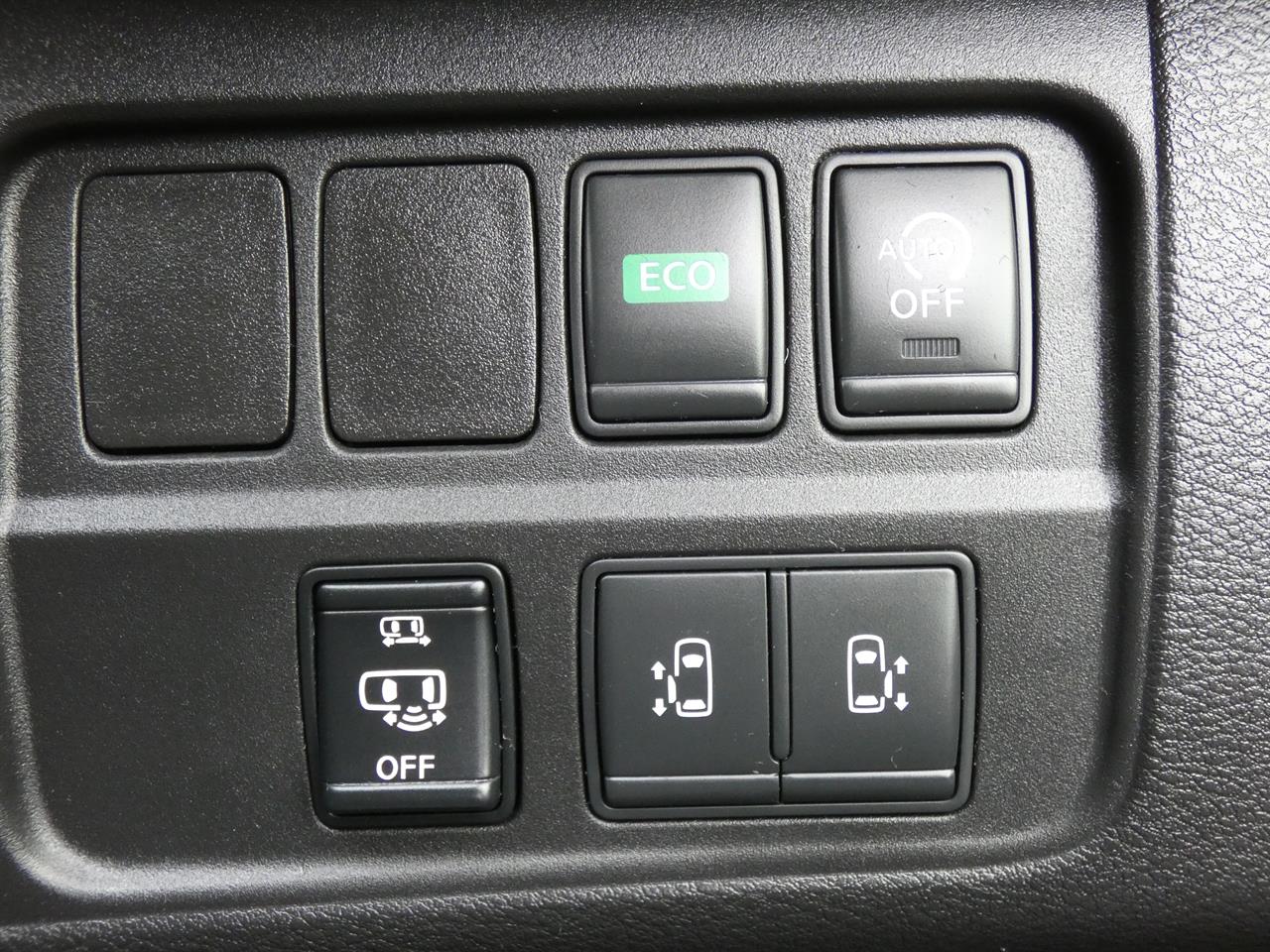 2016 Nissan SERENA thumbnail