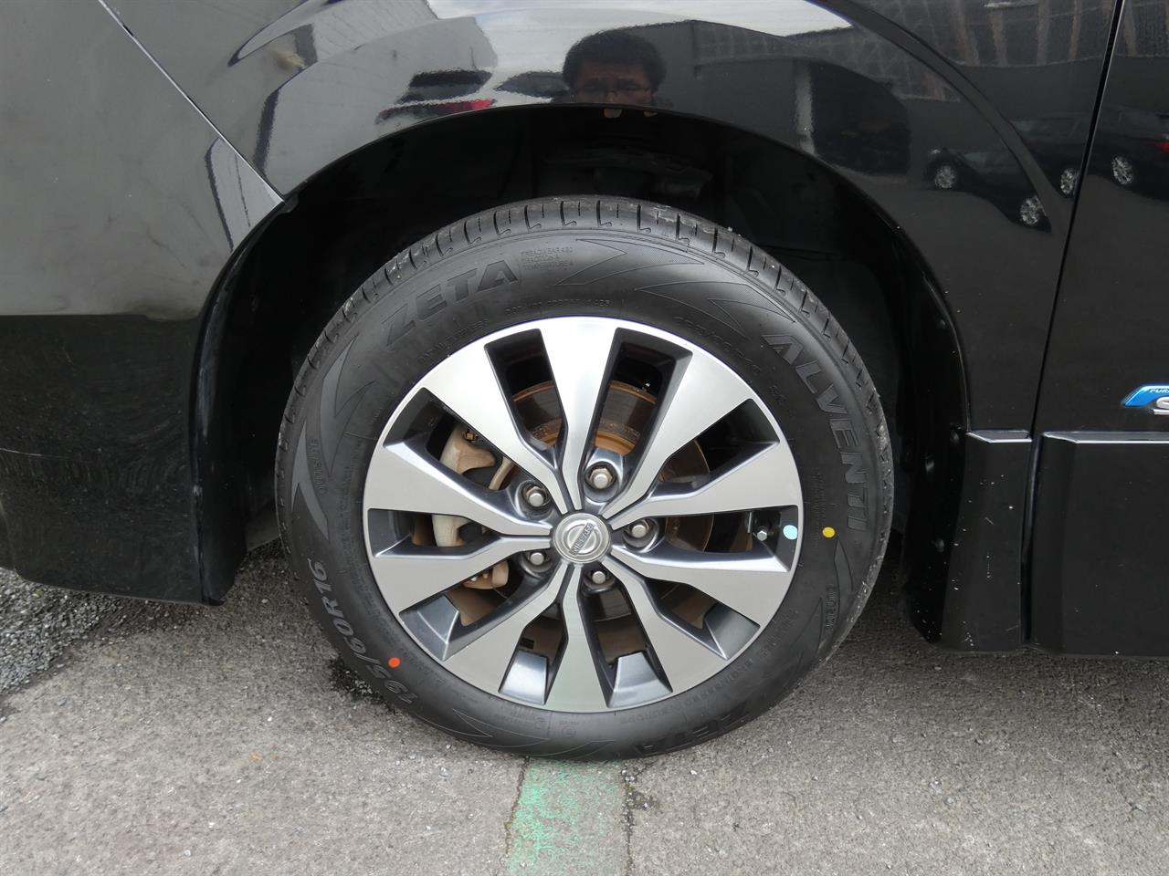 2016 Nissan SERENA thumbnail