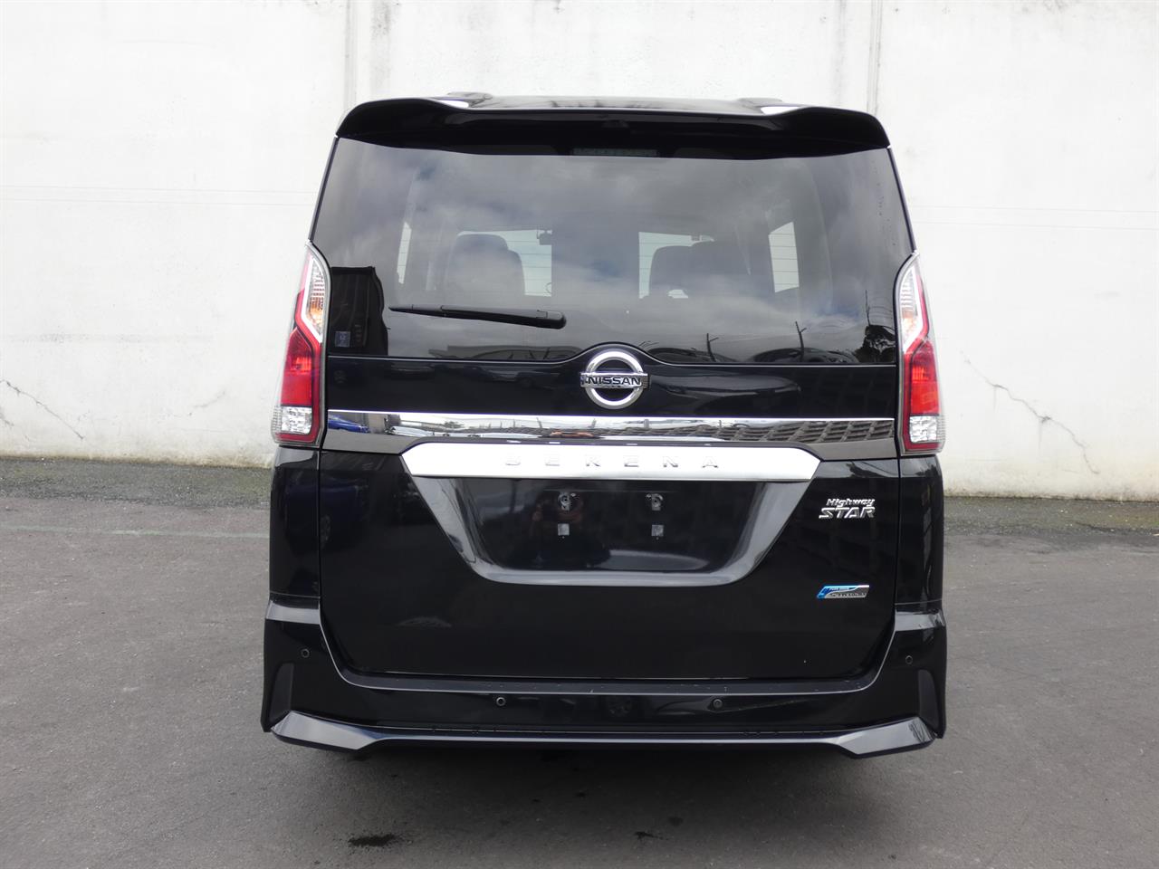2016 Nissan SERENA thumbnail