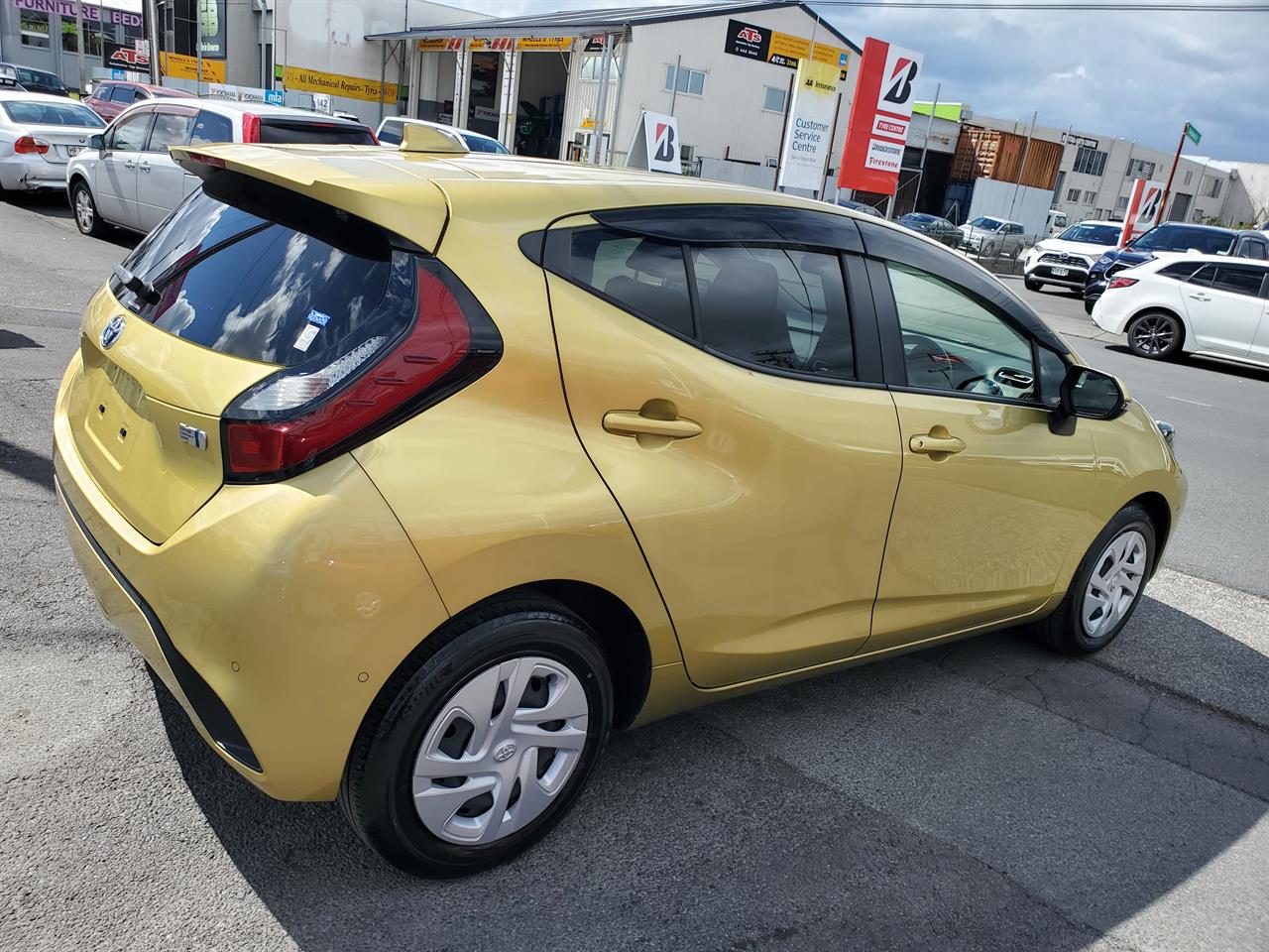 2021 Toyota Aqua thumbnail