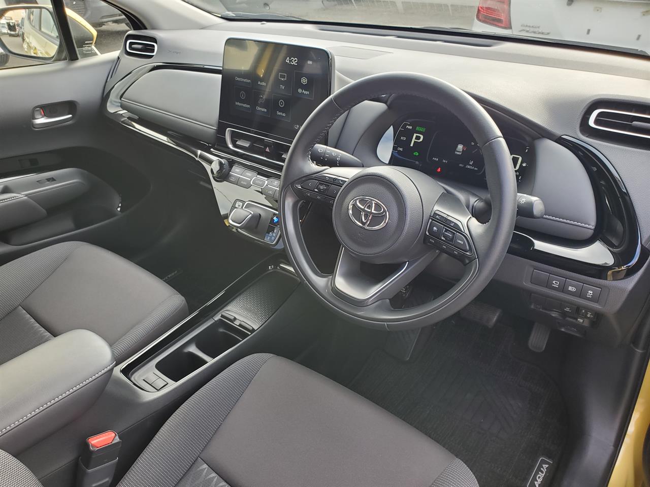 2021 Toyota Aqua thumbnail