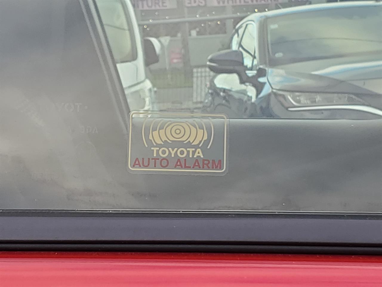 2019 Toyota Prius thumbnail
