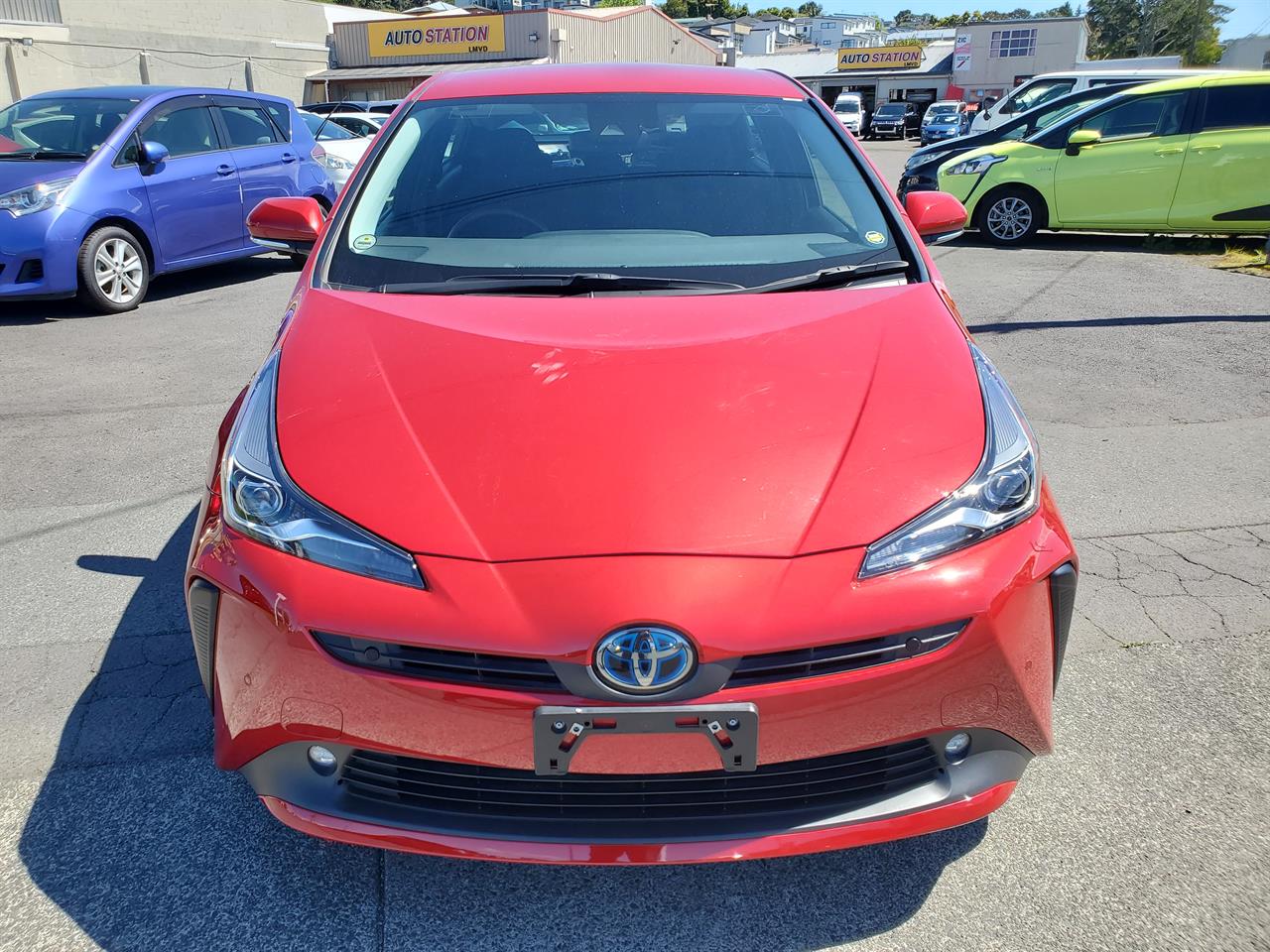 2019 Toyota Prius thumbnail