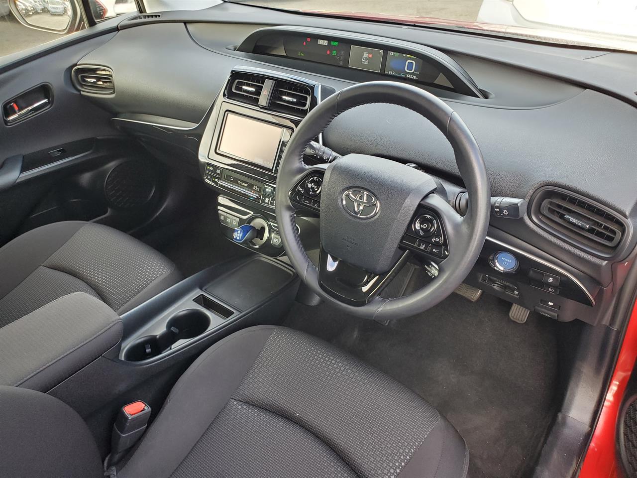 2019 Toyota Prius thumbnail