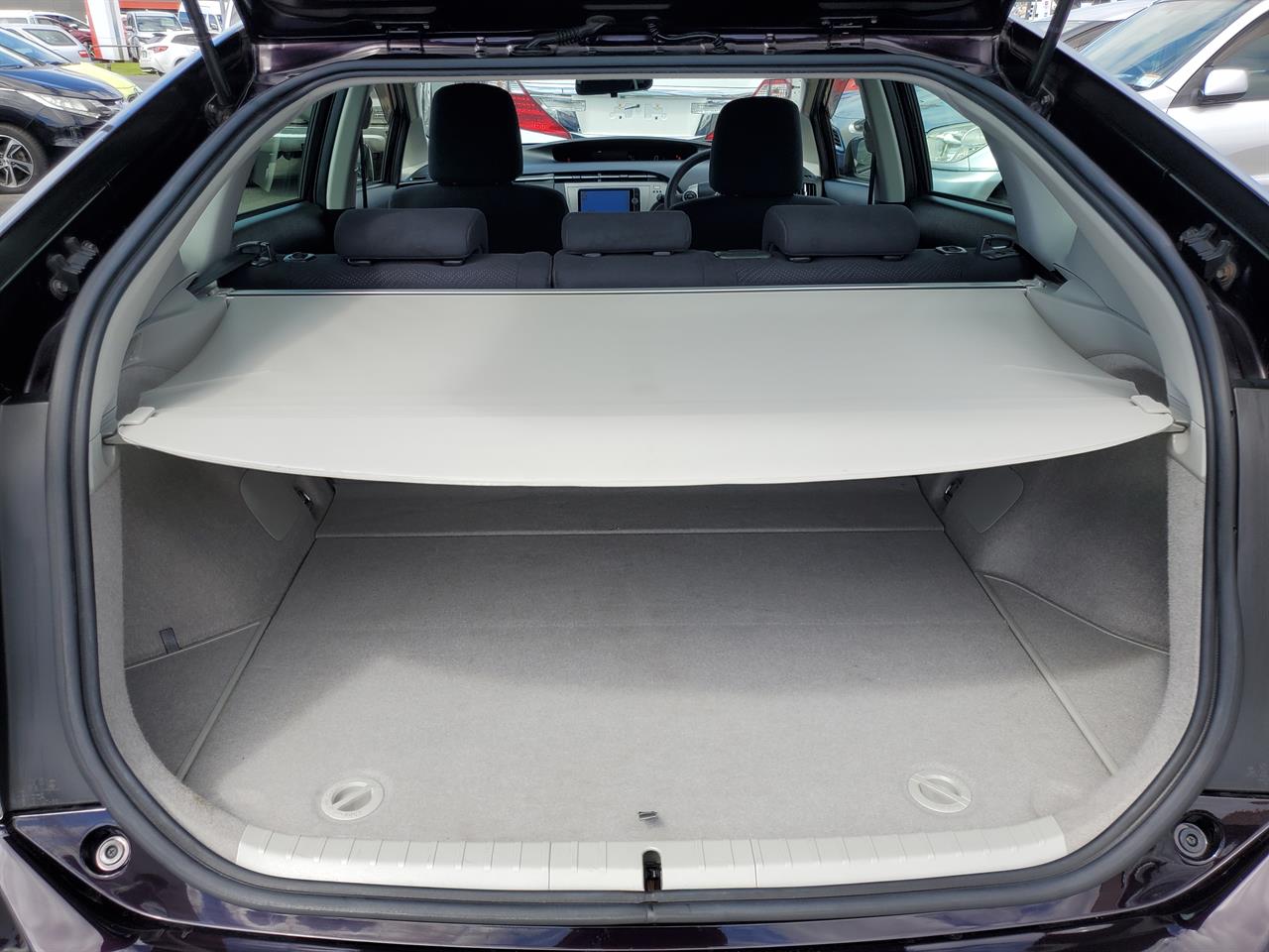 2014 Toyota Prius thumbnail