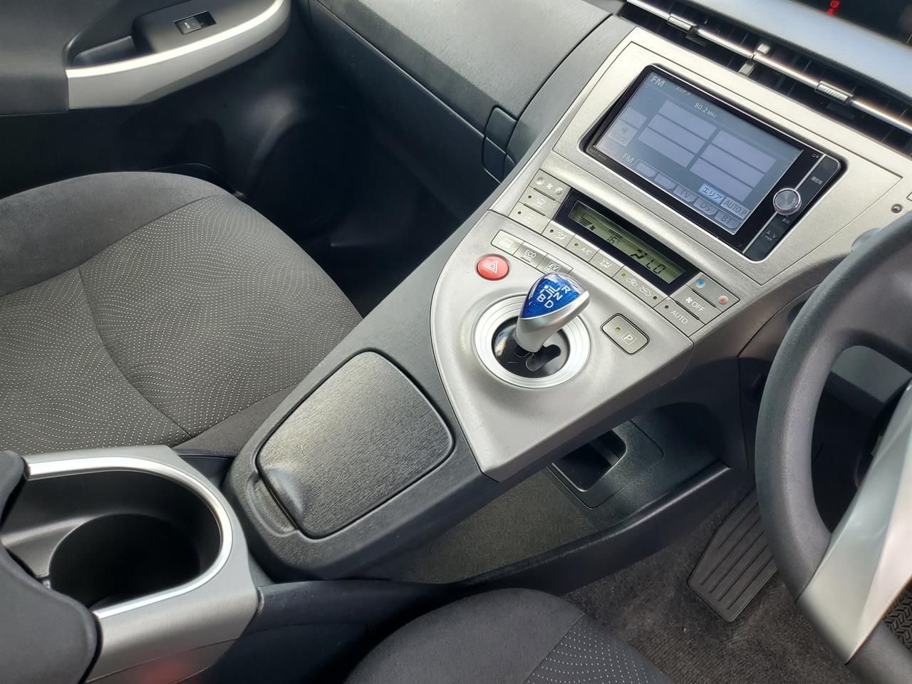 2014 Toyota Prius thumbnail