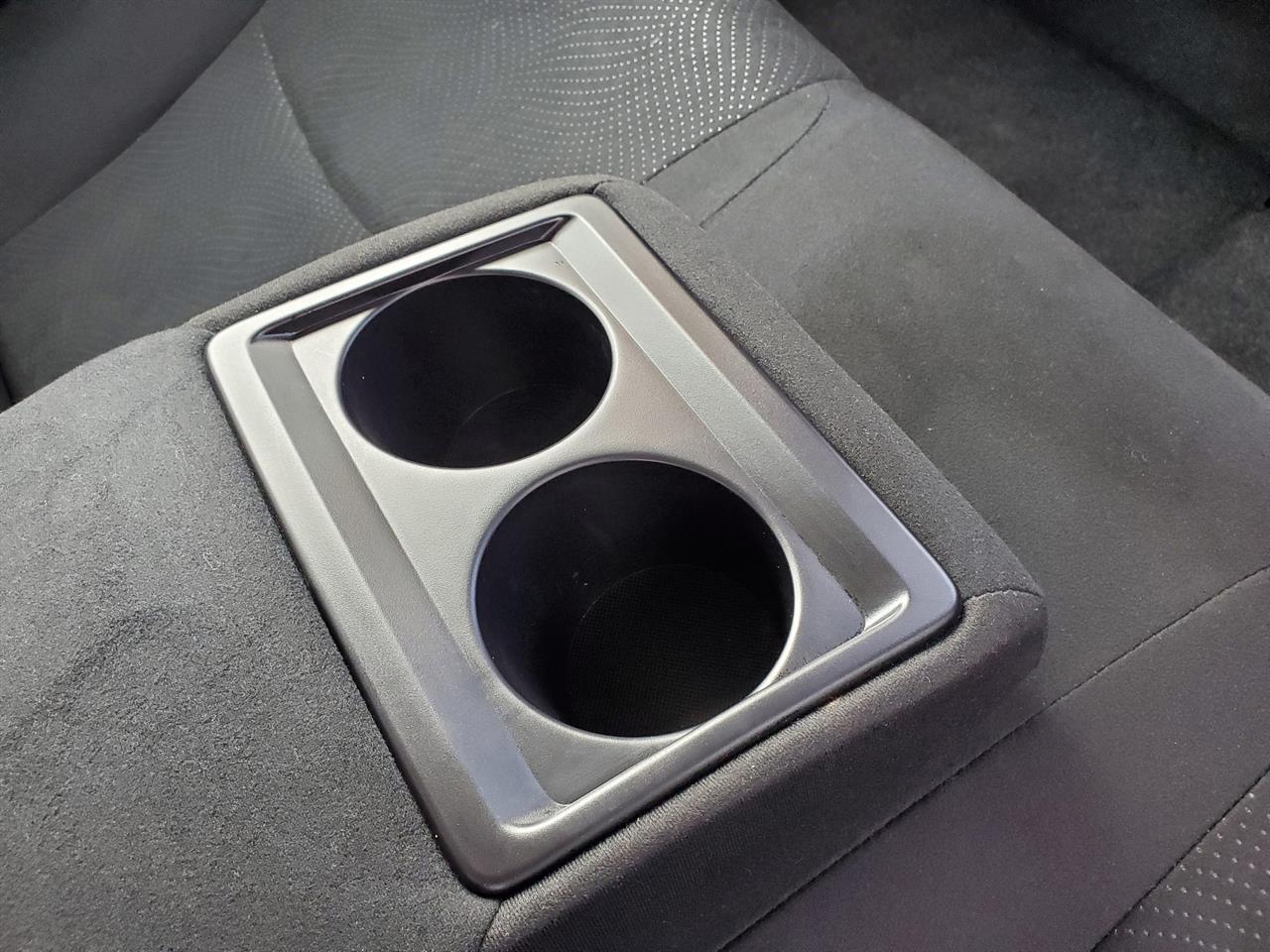 2014 Toyota Prius thumbnail