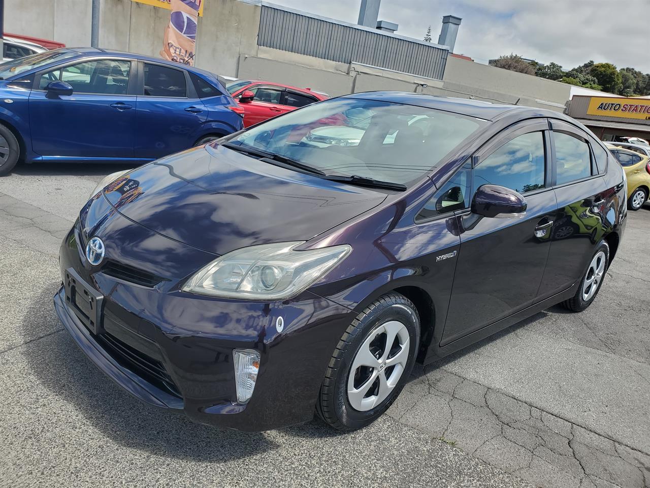 2014 Toyota Prius thumbnail