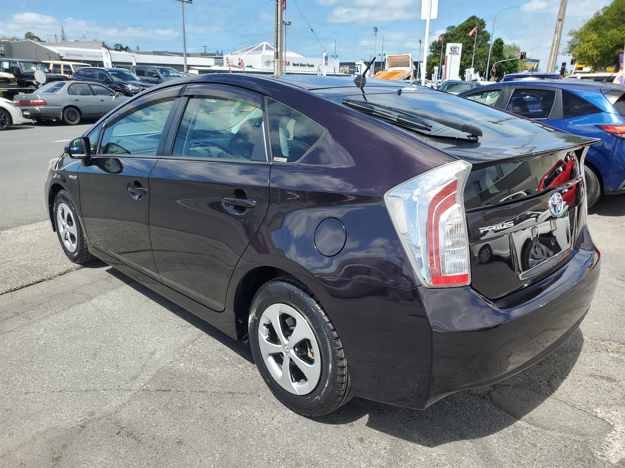 2014 Toyota Prius thumbnail