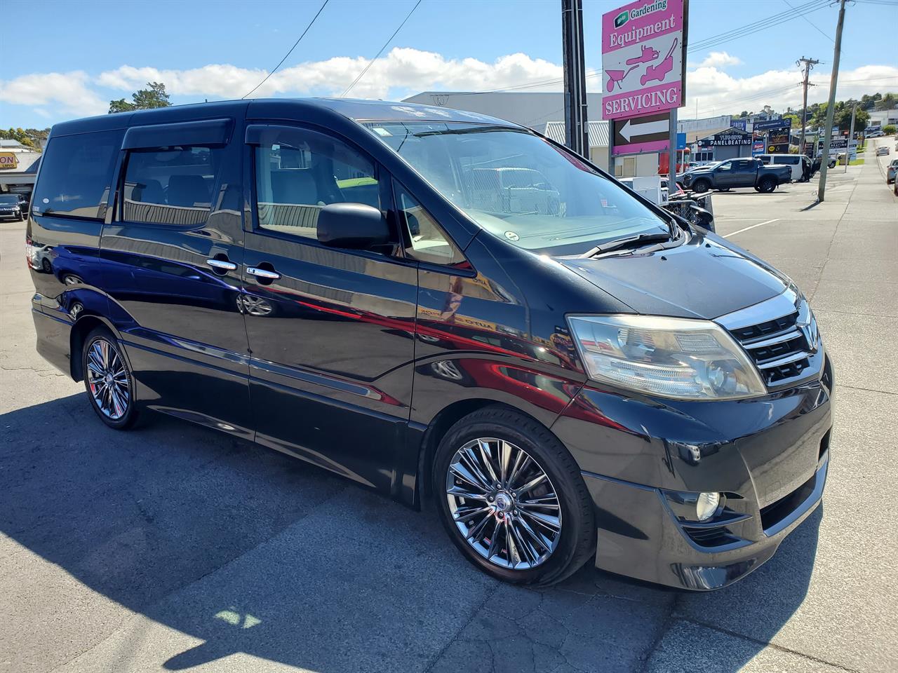 2006 Toyota Alphard thumbnail