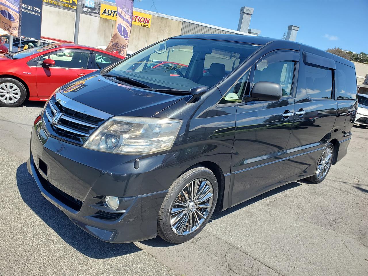 2006 Toyota Alphard thumbnail