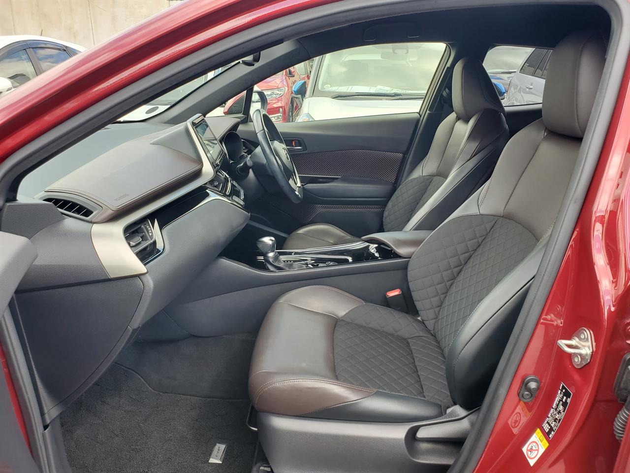 2018 Toyota C-HR thumbnail