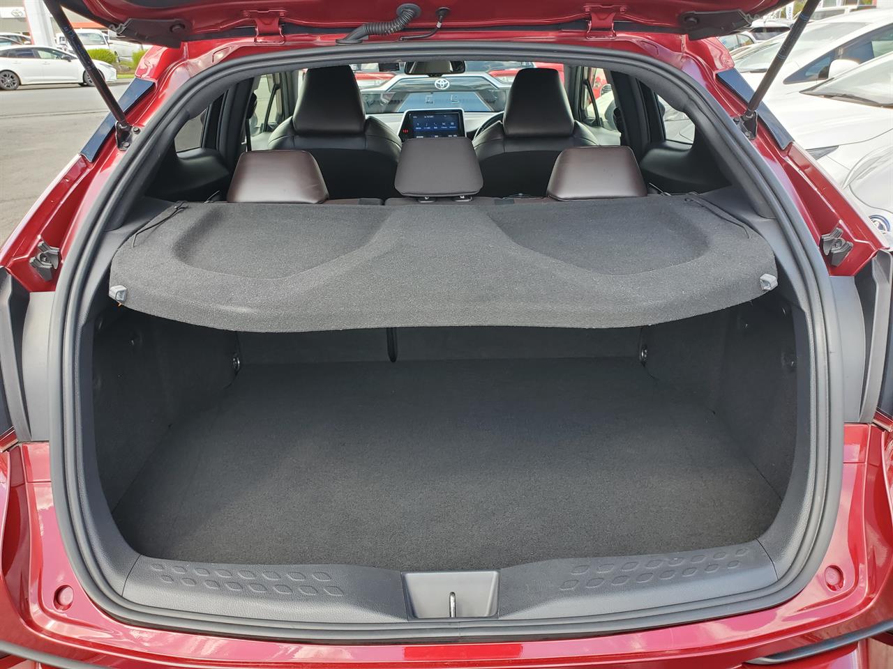 2018 Toyota C-HR thumbnail