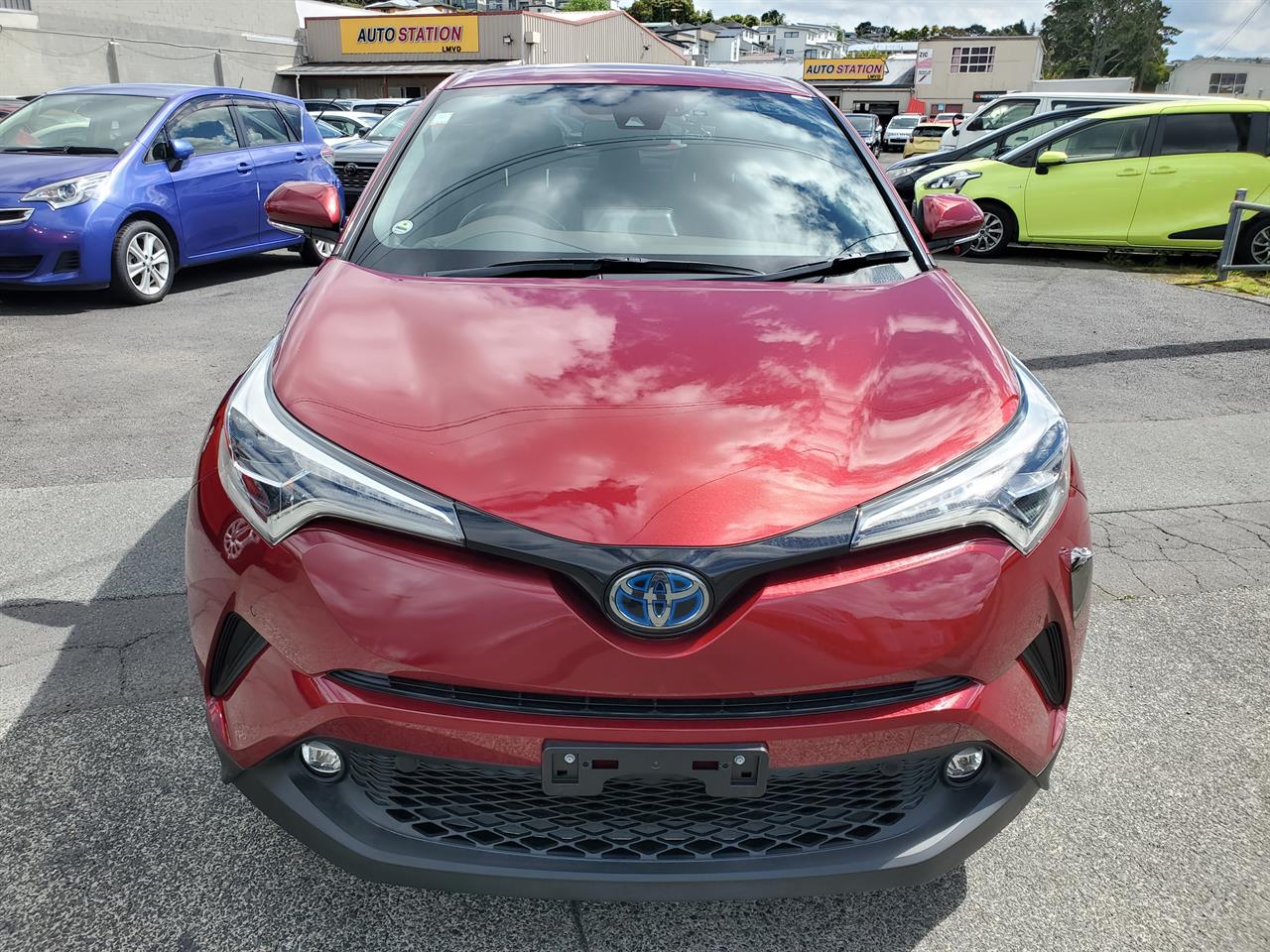 2018 Toyota C-HR thumbnail