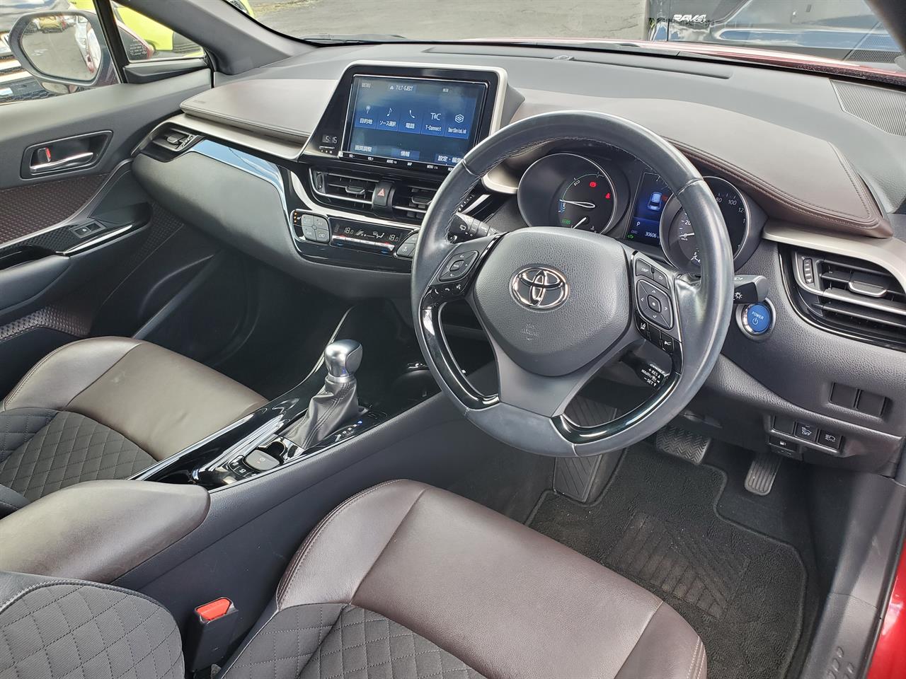 2018 Toyota C-HR thumbnail