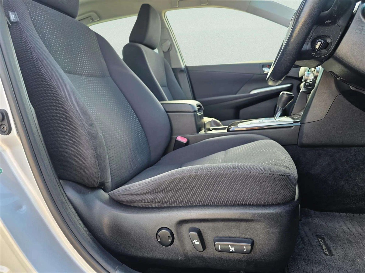 2012 Toyota Camry thumbnail