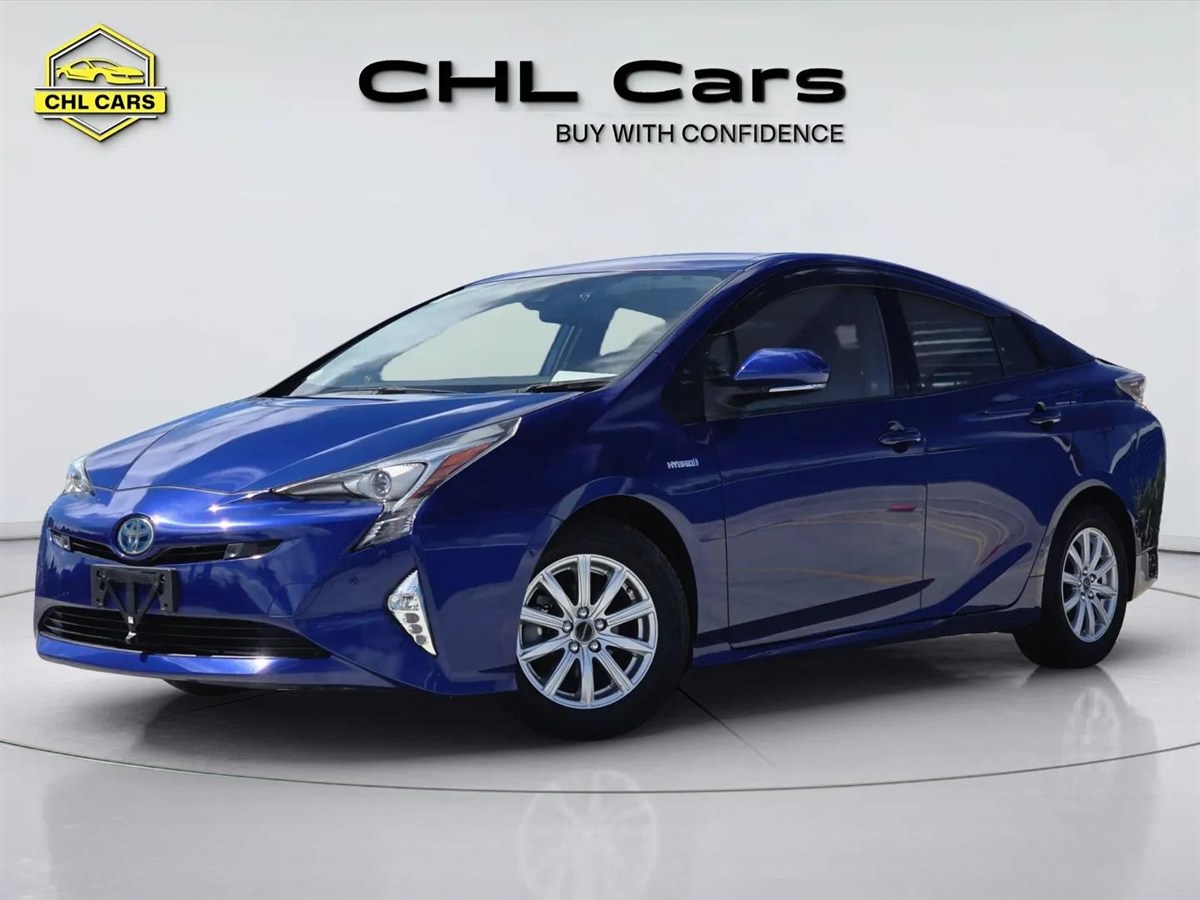 2017 Toyota Prius thumbnail