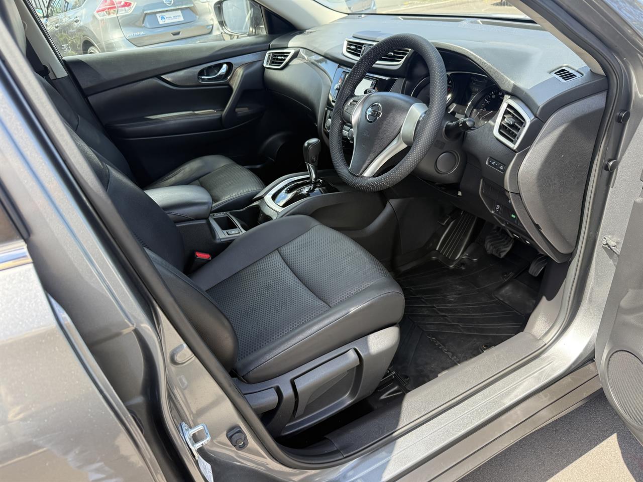 2016 Nissan X-Trail thumbnail