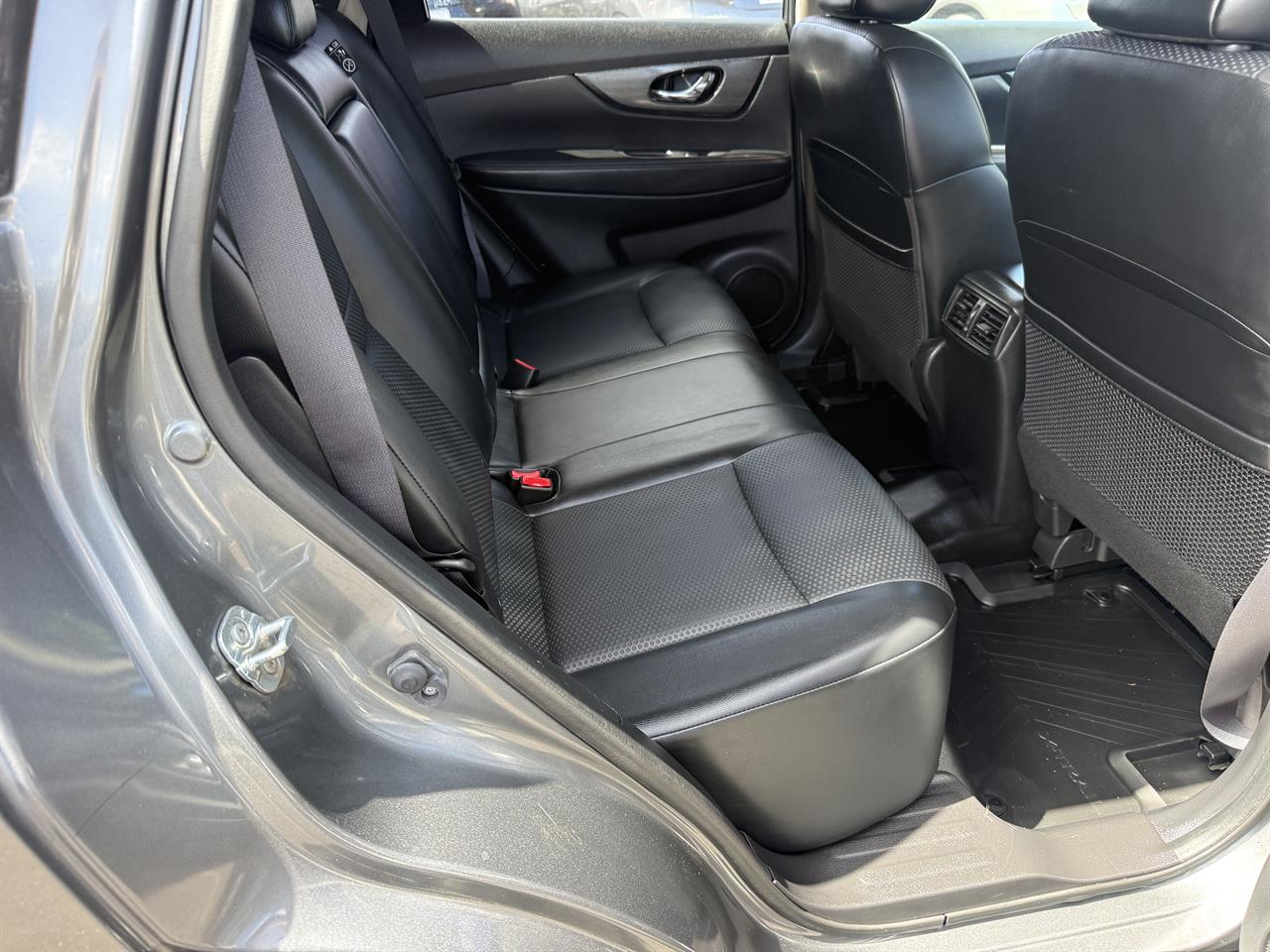 2016 Nissan X-Trail thumbnail