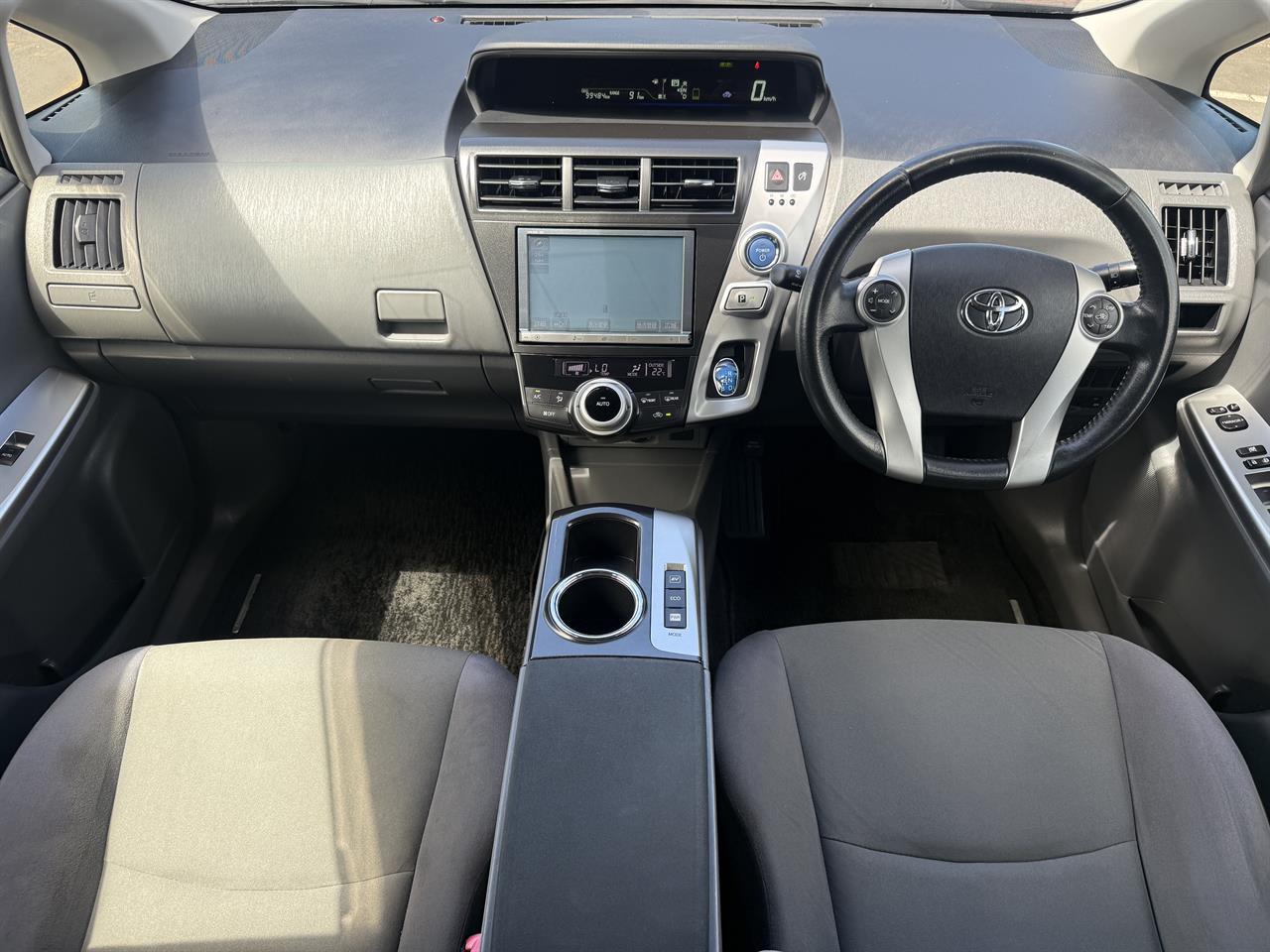 2013 Toyota Prius thumbnail